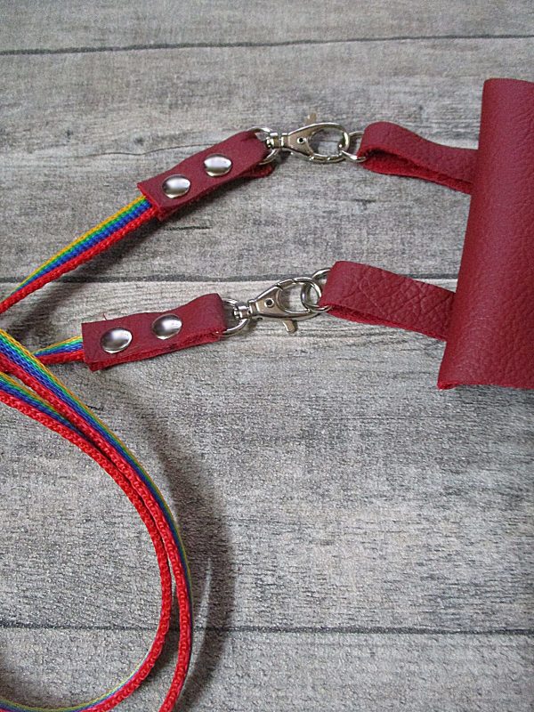 Gürteltasche Handyasche kirschrot Leder Magnetverschluss Karabiner - MONDSPINNE Ledertaschenmanufaktur