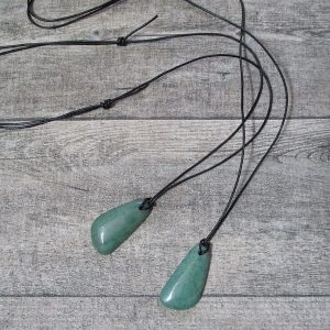 Lederkette Jade-Anhänger grün-schwarz - Ledertaschenmanufaktur