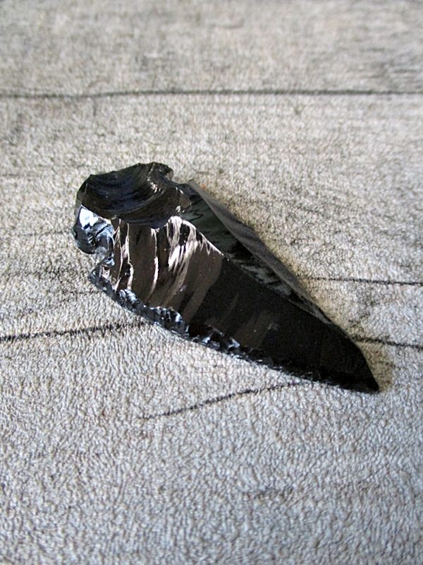 Pfeilspitze Speerspitze Obsidian Kettenanhänger schwarz Edelstein - Ledertaschenmanufaktur