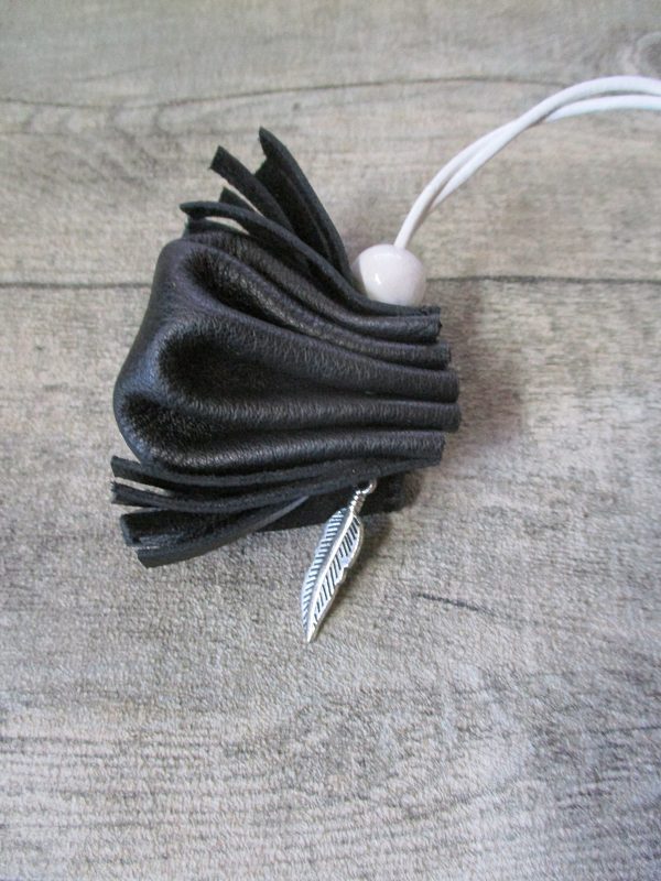 Mini-Lederbeutel schwarz-weiß Fransen - MONDSPINNE® Ledertaschenmanufaktur