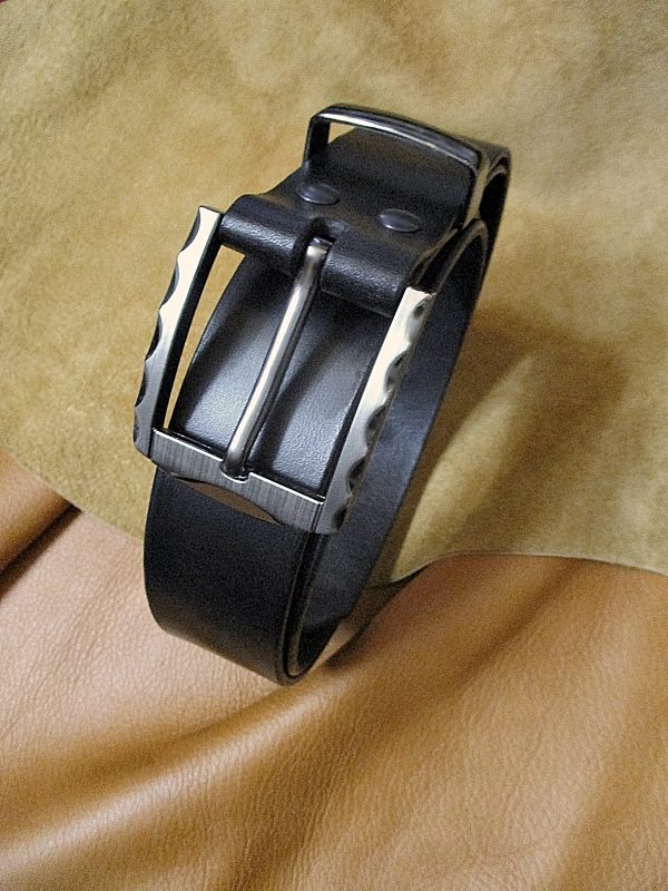 Gürtel Leder schwarz Konfektionsgröße_115 - MONDSPINNE® Ledertaschenmanufaktur