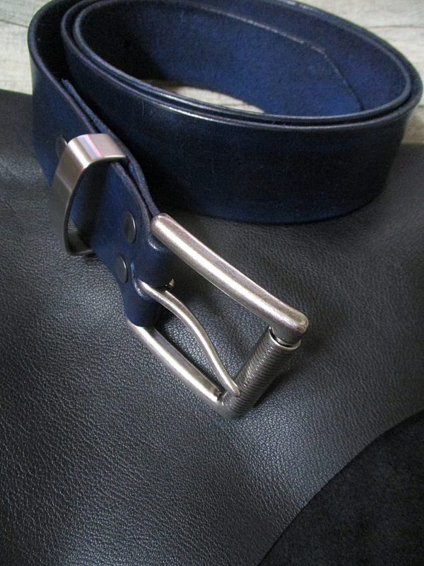 Gürtel 95 Leder 40mm dunkelblau-silber - MONDSPINNE® Ledertaschenmanufaktur