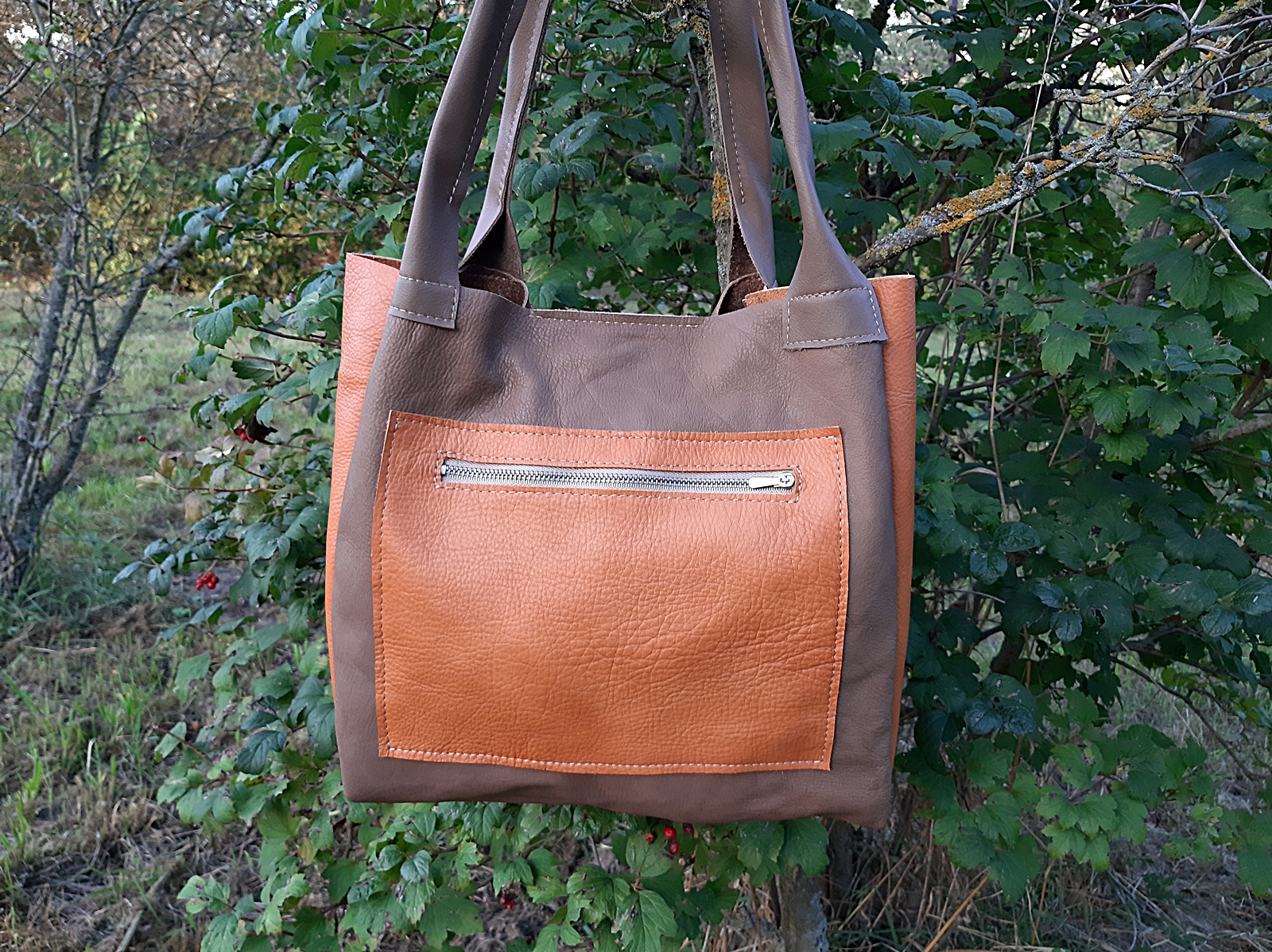 Shopper schlamm-cognac Leder Schlüsselband - MONDSPINNE Ledertaschenmanufaktur