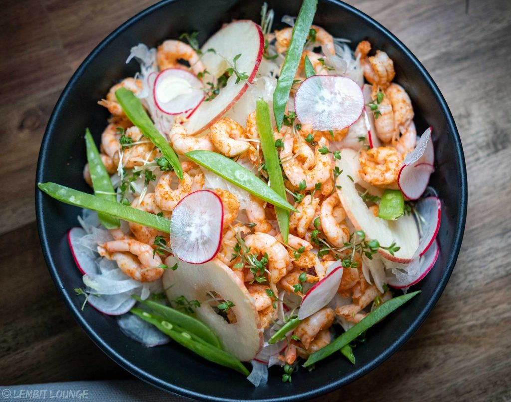 Shrimps with apple, horseradish and fennel radish cayenne lemon