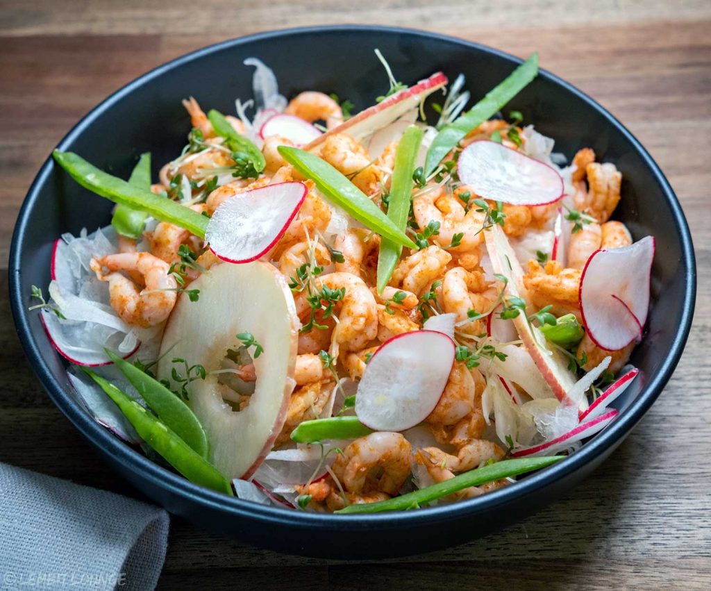 Shrimps with apple, horseradish and fennel radish cayenne lemon