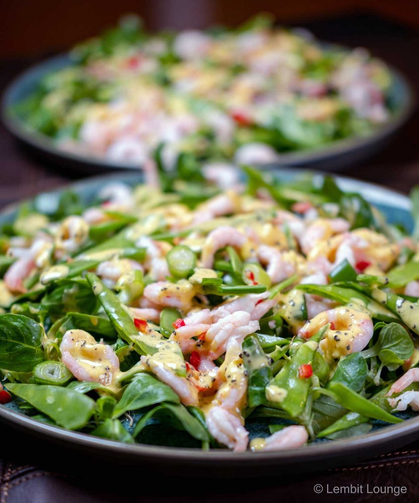 Shrimp salad with passion fruit dressing chili sugar peas mache LCHF