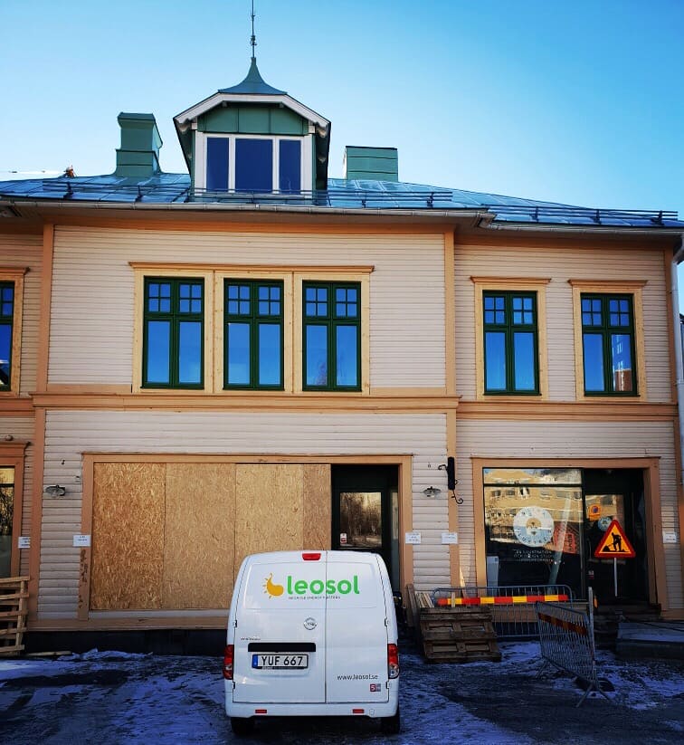 Radonmätning i hus med servicebil