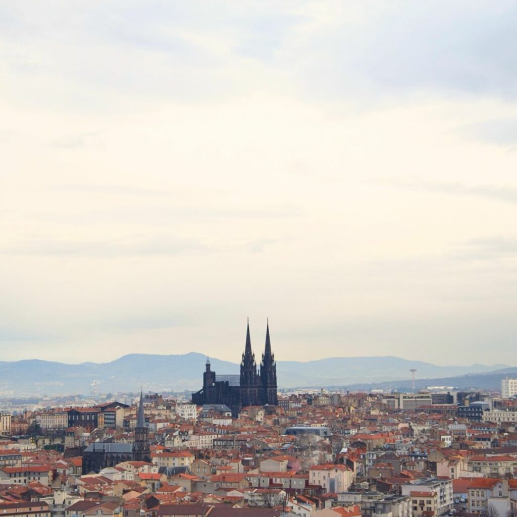 CLERMONT FERRAND CAMPING-CAR