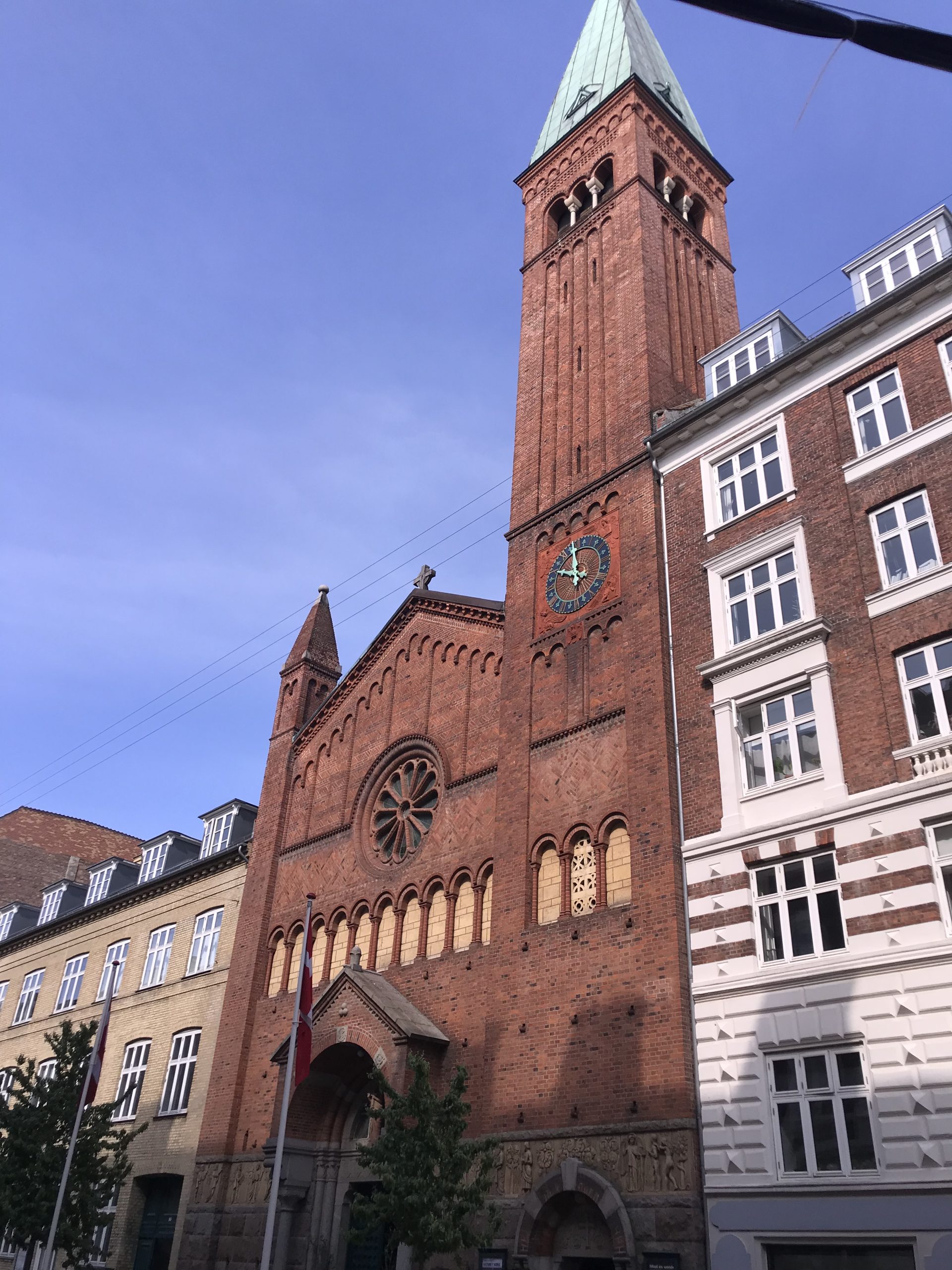 9.maj 2024: København: Nazaret Kirkes usædvanlige liturgi og pokalfinalestemning på Østerbro⛪️⚽️