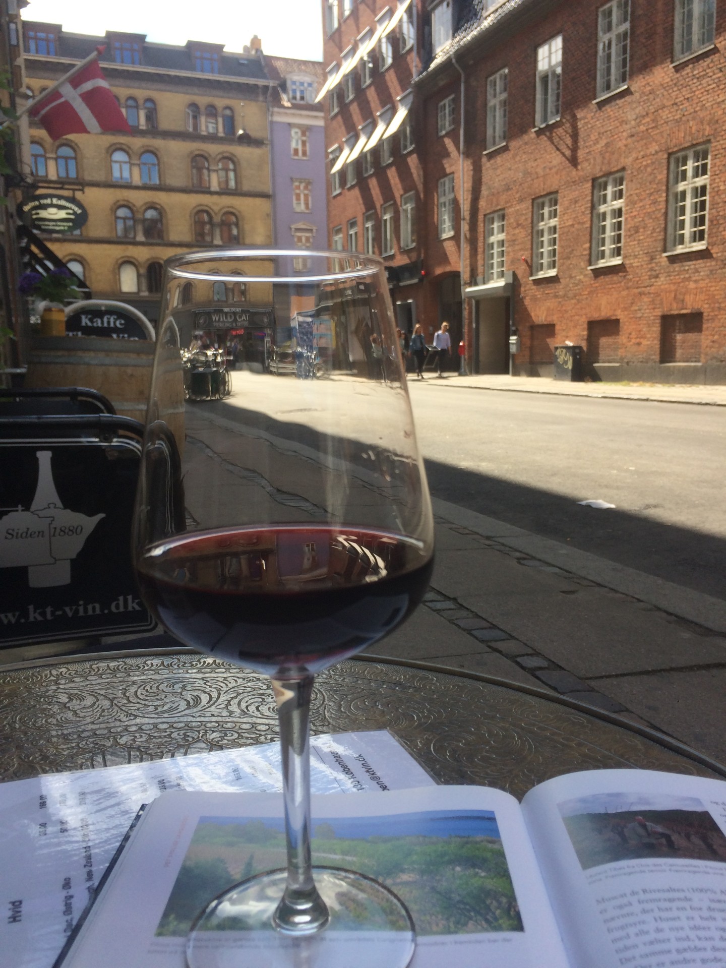 Vin- og kultur-opdateringstråden: Seneste: 9.juli kl 23.51: Efter 2000 år: Israel renoverer nu langt om længe Patriarkernes Hule i Hebron! 🙏📰 Vintyve stjæler DRC-vine for 280.000 Euro fra italiensk restaurant! 📰 Kæmpe fælles israelsk-europæisk researchprojekt skal afdække Dødehavsrullernes historie; danske professorer involveret📰 Ny Montsant-leverandør hos “Holger” 🍷📰 Rhône-festival på Nordlund vinmark i Avedøre 12.september 🍷📰