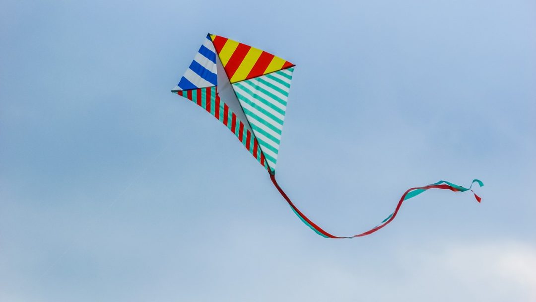 kite-1159538_1280 Question Image