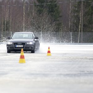 Risktvåan i Uppsala - Risktvåan Uppsala - Halkbana i Uppsala - Haklbana Uppsala - Riskutbildning del 2 Uppsala - Riskutbildning del 2 i Uppsala - Riskettan i Uppsala - Risk 1 & 2 i Uppsala RIskettan och risktvåan i Uppsala