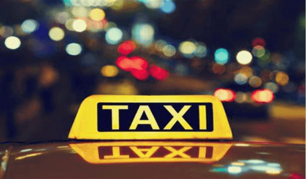 Taxiutbildning och taxiåkeri billigt hos oss på Licens Trafikskola.