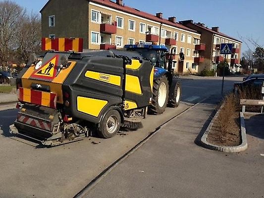 I slutet av mars börjar sandsopningen