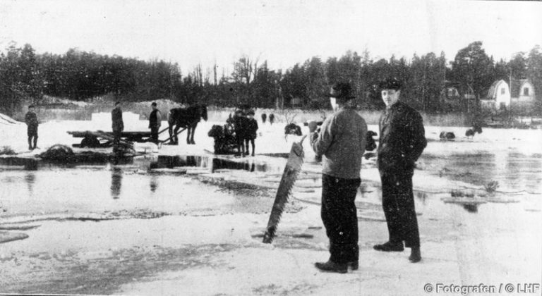 En bild berättar: Isupptagningen i Kottlasjön i full gång