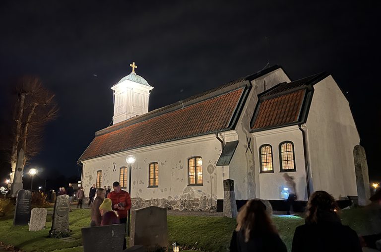 Lyssna på julens sånger i kyrkan