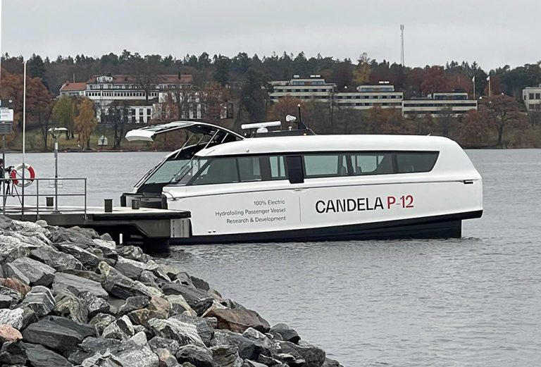 Candela P-12 på provtur