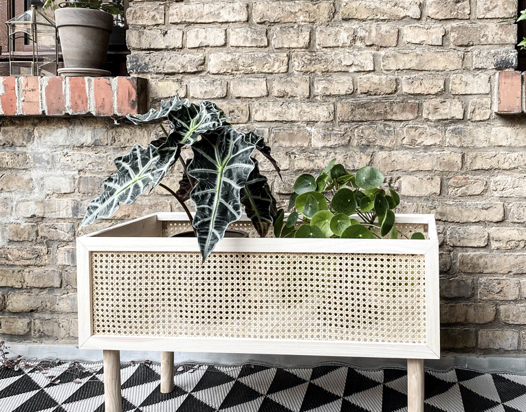 DIY Plantbox aus Holz und Wiener Geflecht für den Balkon oder die Terrasse – Schritt für Schritt Anleitung