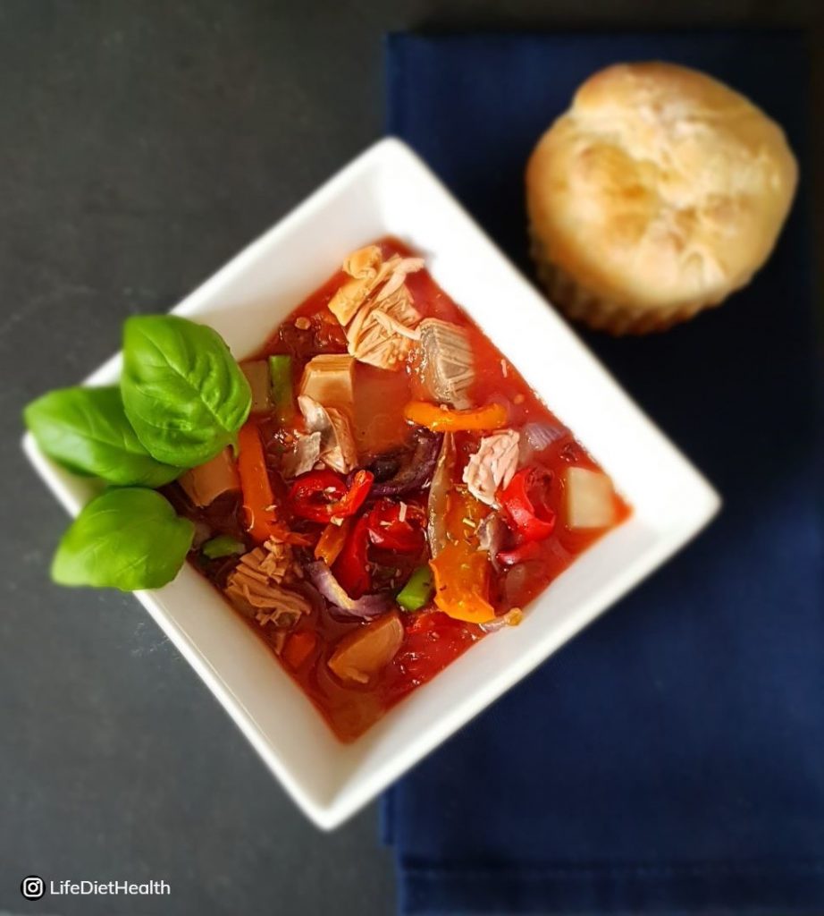 Banana blossom stew in white dish