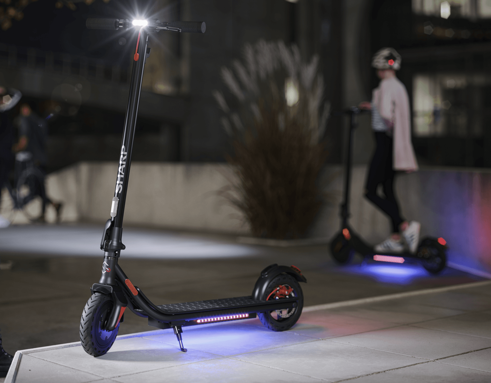 SHARP INTRODUCEERT 2 NIEUWE E-SCOOTERS IN BELGIE