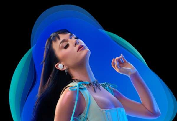Ongekend creatieve samenwerking – Katy Perry promoot de Tech-Forward PerL oordopjes van Denon
