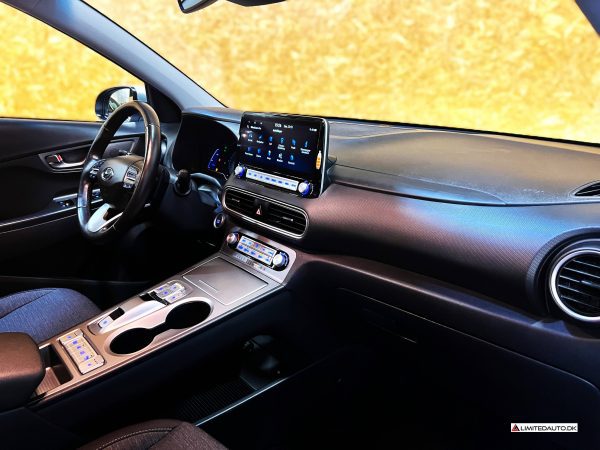 Hyundai Kona 64 EV Style 5d - Image 15