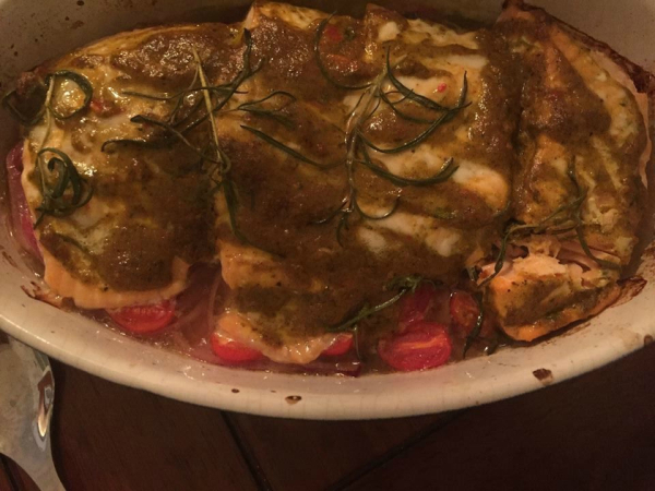 Lakseform med quinoa klar til servering