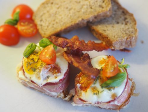 Egg cocotte med sprøstekt bacon