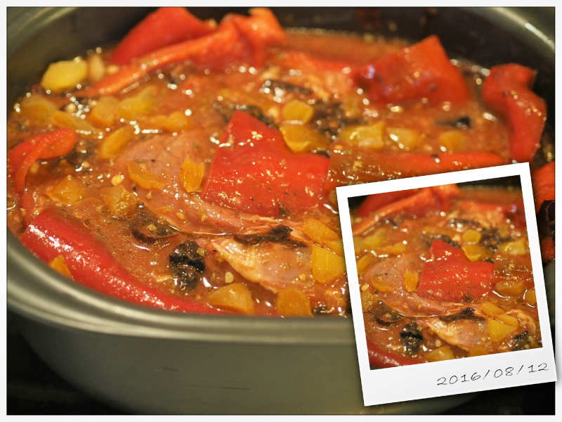 chili con carne med høyrygg i gryta under steking