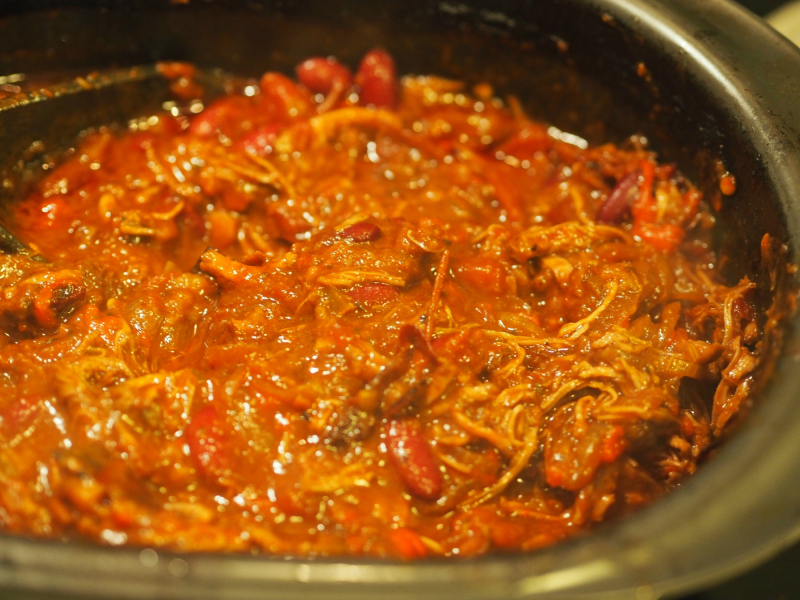 Chili con carne med høyrygg, klar til å serveres