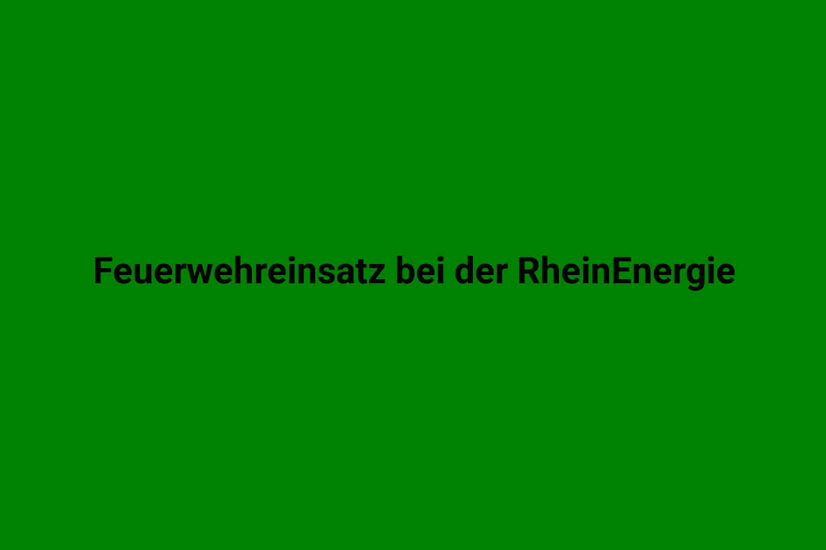 Feuerwehr im Einsatz bei der RheinEnergie, Brandbekämpfung in Köln, professionelle Feuerwehrleute bei Rettungsmaßnahmen, Einsatzfahrzeuge der Feuerwehr, Katastrophenschutz in Aktion.