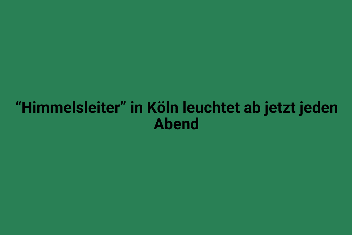 Himmelsleiter in Köln leuchtet abends, beleuchteter Himmel, nächtliche Stadtansicht mit bunten Lichtern, urbane Beleuchtung, Panoramaaufnahme, stimmungsvoller Abend.