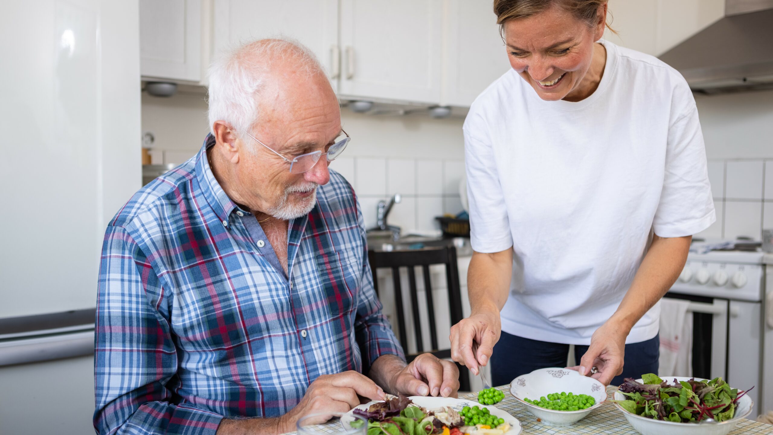 Mer kunskap och tid hos de äldre kan minska undernäringen
