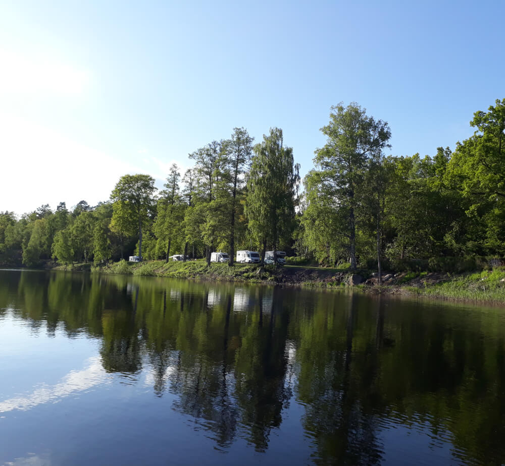 Njut av ett gemytligt camping läge