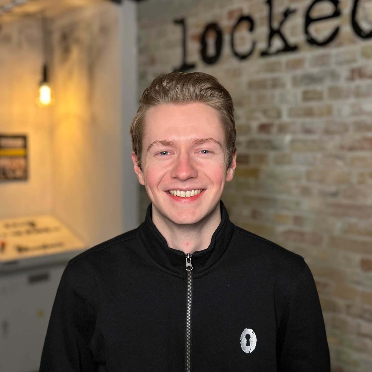 Frederik Haunstrup Locked Om os