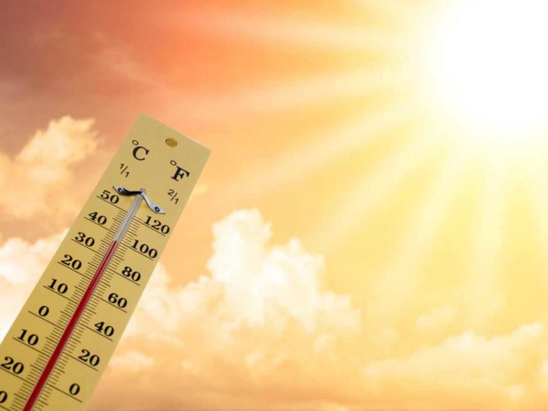 Code geel voor hitte geldt in West-Vlaanderen. Het KMI verwacht meer dan 30 graden en vraagt aandacht voor kwetsbare mensen.