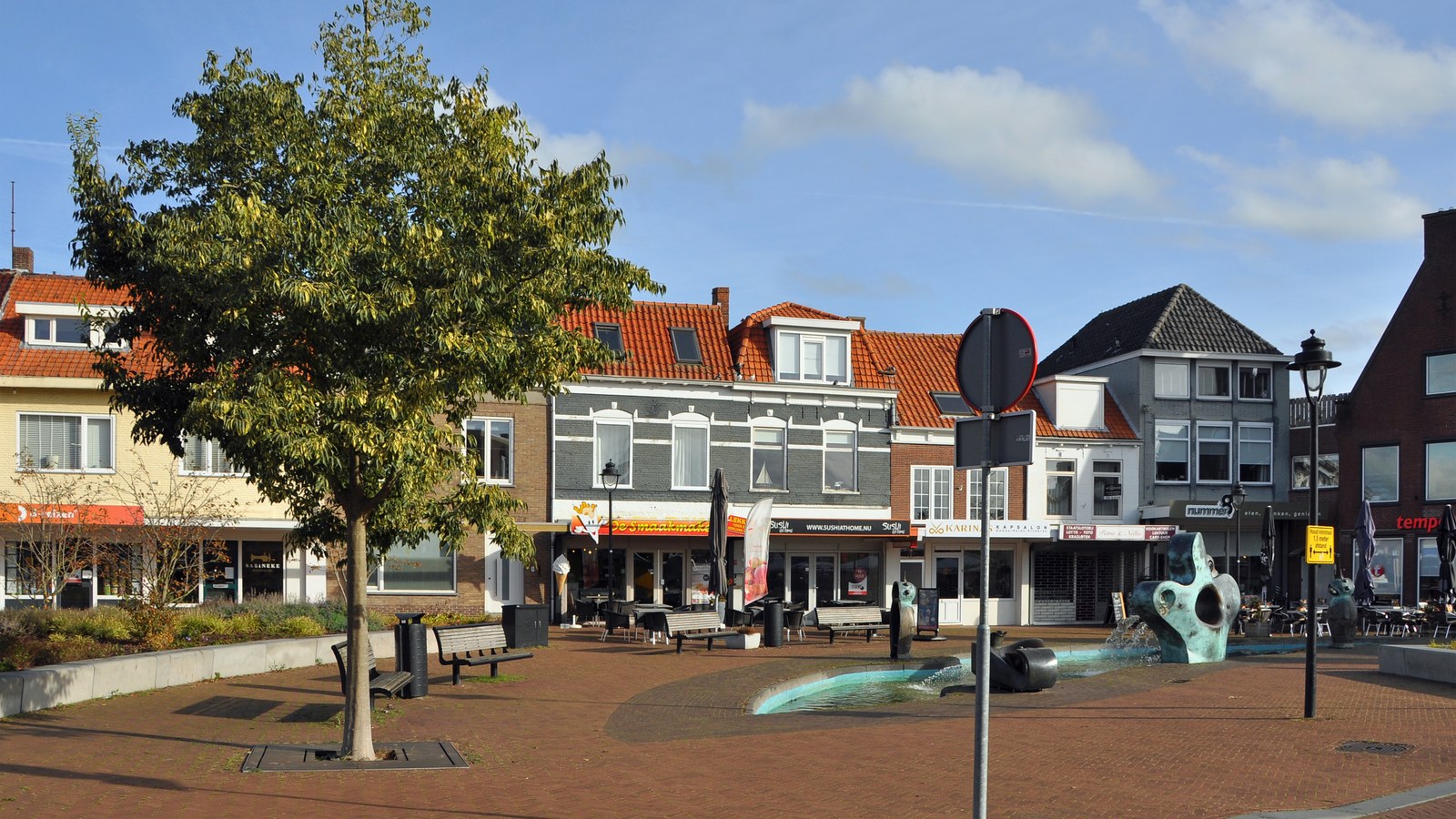 Sluis moet opnieuw beslissen over een hotel in leegstaande panden aan de Markt van Oostburg