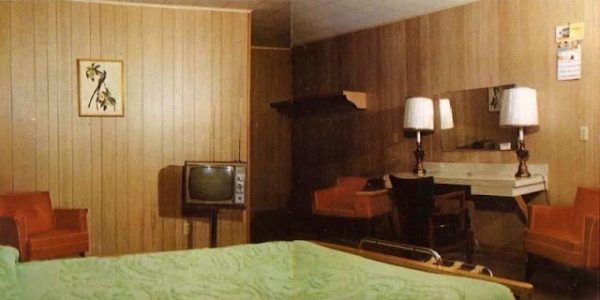 1950s-and-1960s-american-hotel-rooms (8) Hotel del Rio - PORTABLE ROOM AVAILABLE FOR EVENTS