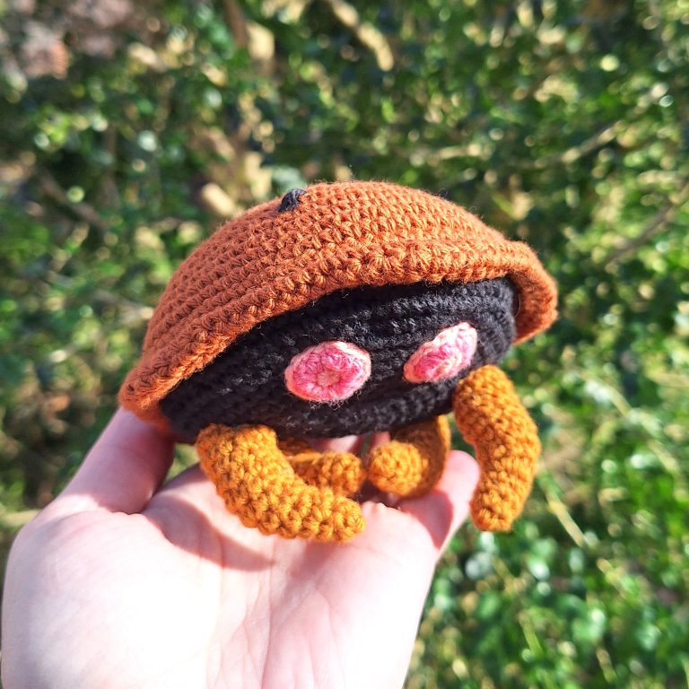 Kabuto crochet pattern