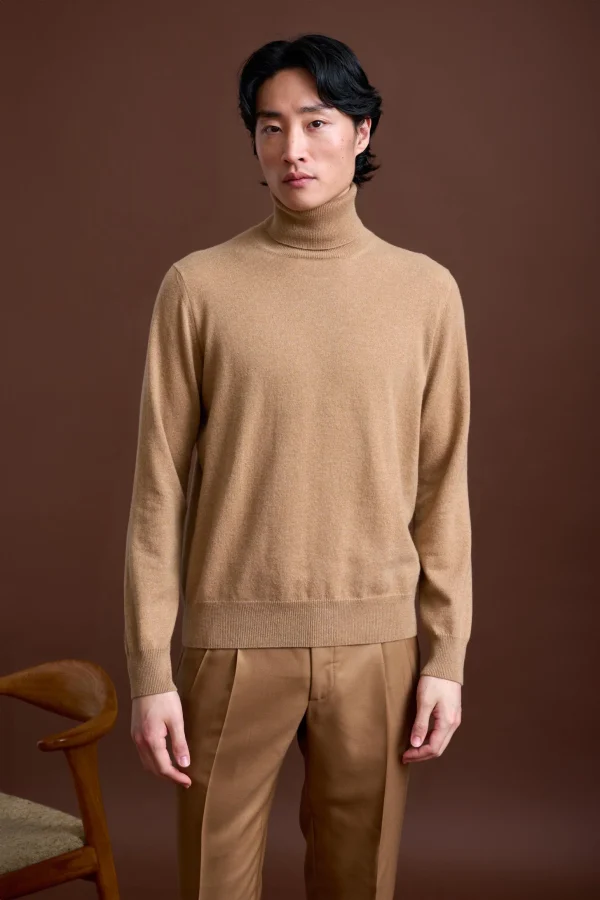 Light camel-colored Drumberg turtleneck sweater Made from 100% cashmere