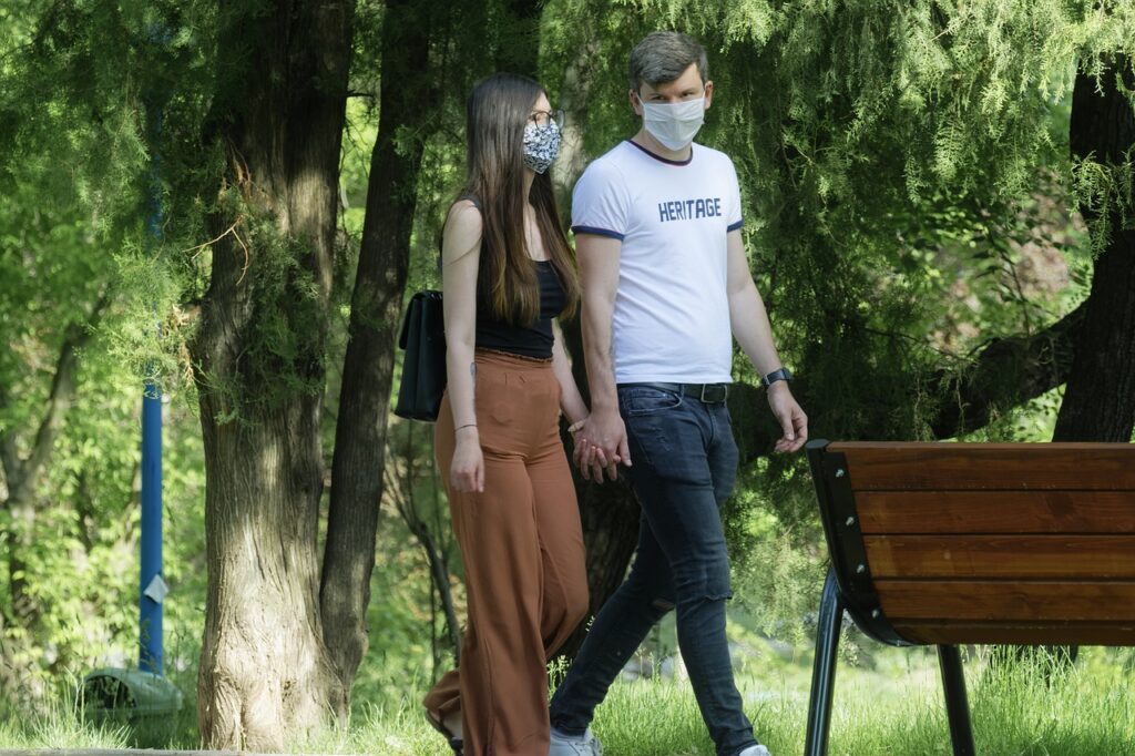 couple-5155010_1280