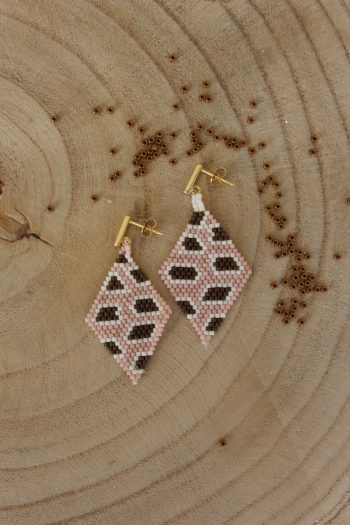 pendiente animal print rosa palo y bronce - Imagen 2