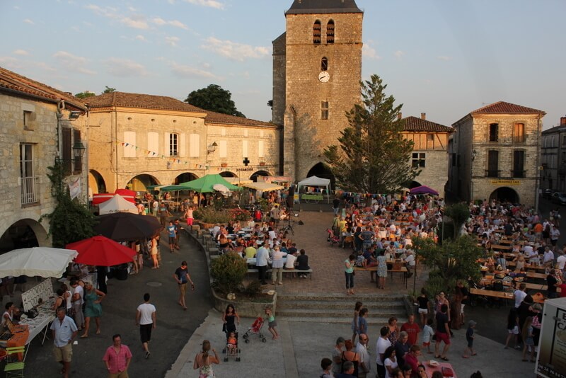 Beauville Evening market