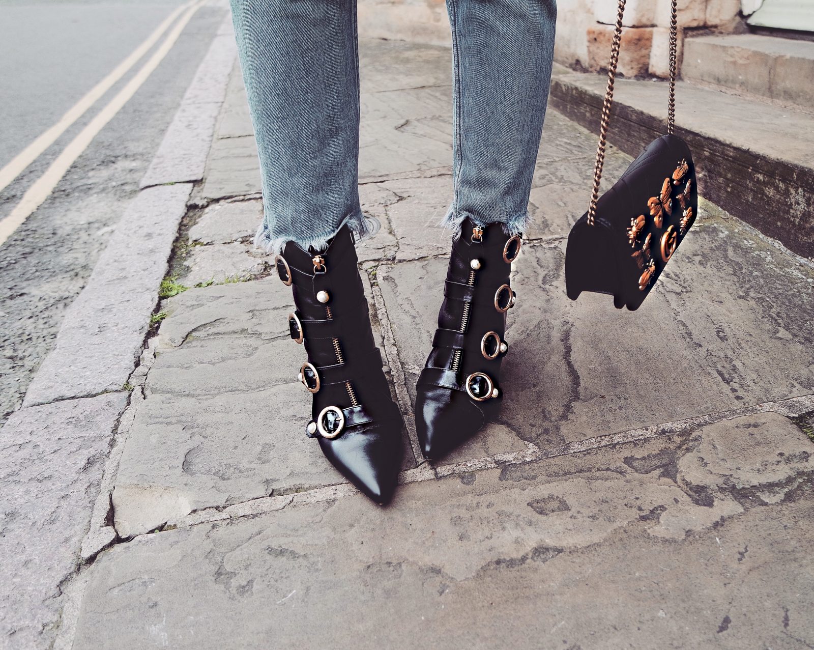 buckle boots