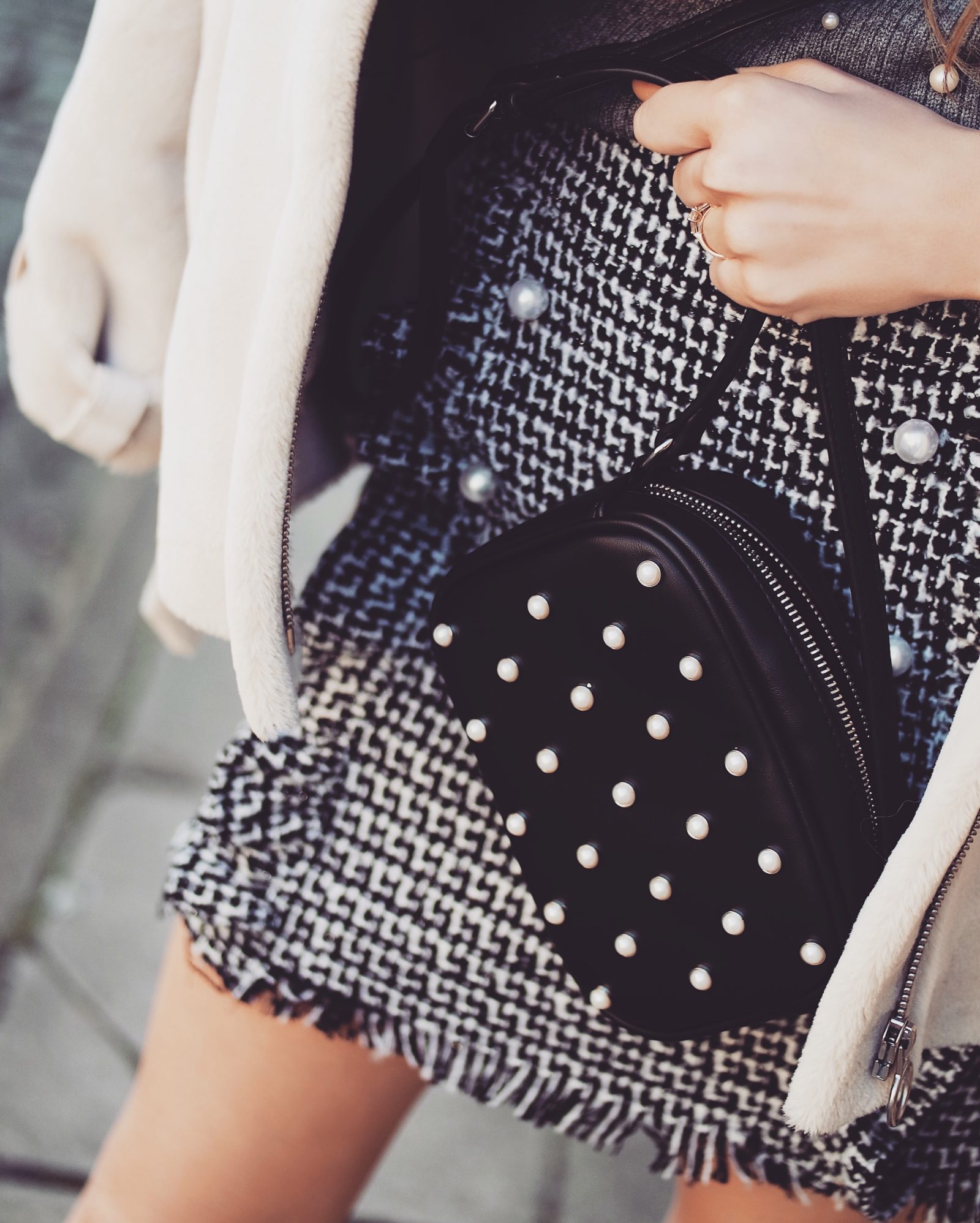 Pearl Embellished Handbag 