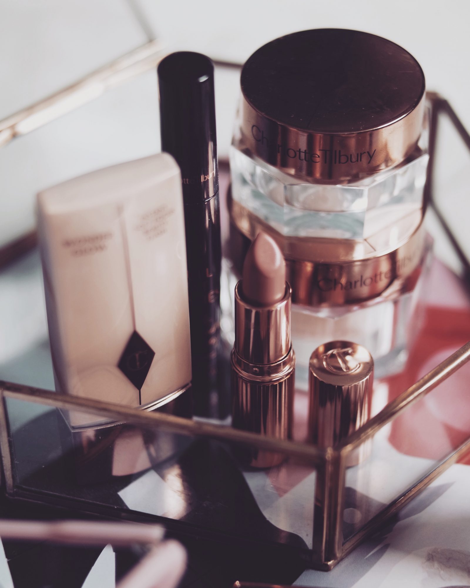 Charlotte Tilbury K.I.S.S.I.N.G