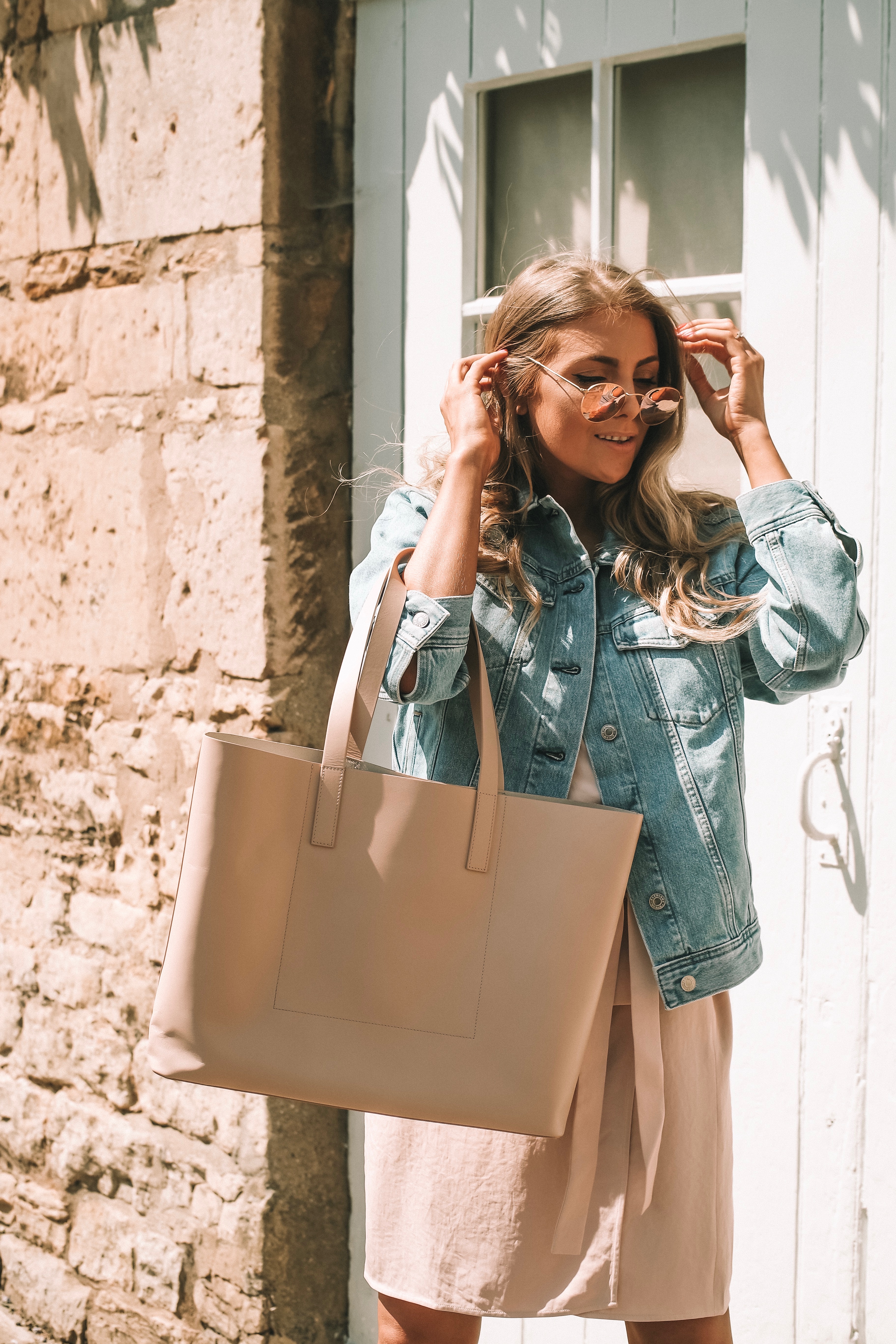 Stealing Meghan Markle's Style | The Everlane Day Market Tote – Love Style  Mindfulness – Fashion & Personal Style Blog