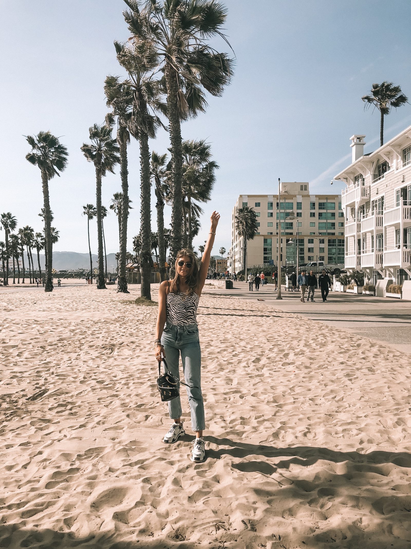 Santa Monica Spring outfit Idea - Topshop Editor Jeans