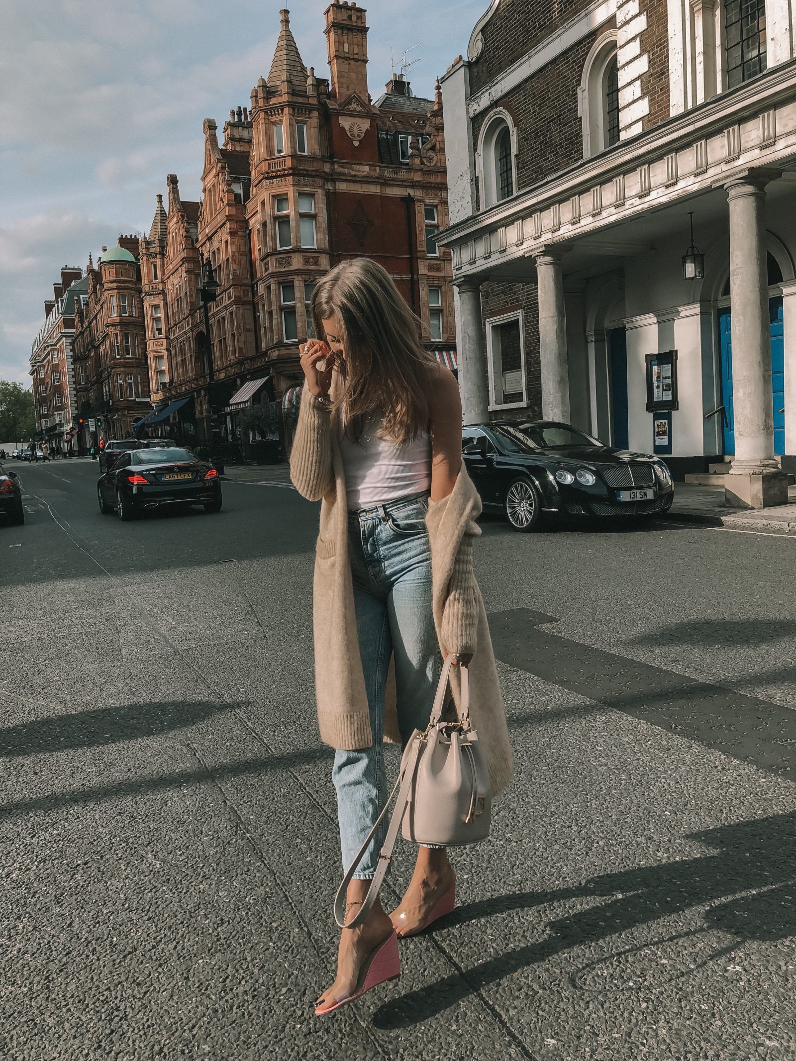 Spring Outfit Idea - VIntage Wash Topshop Mom Jeans in Mayfair, London 