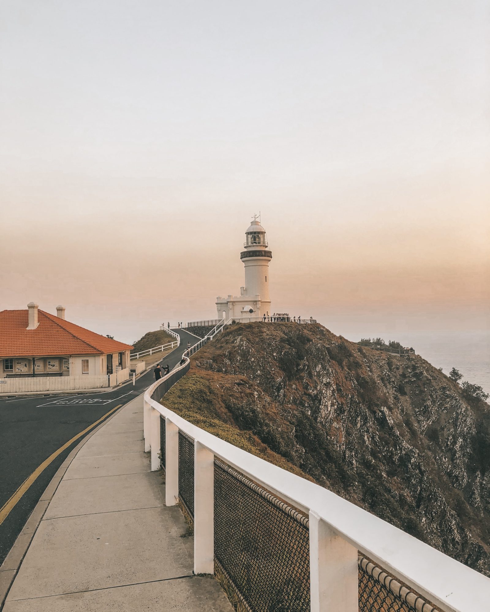 Honeymoon in Australia - Sunrise Byron Bag Lighthouse